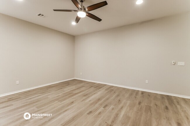 Foto del edificio - 4317 Windgate W Rd