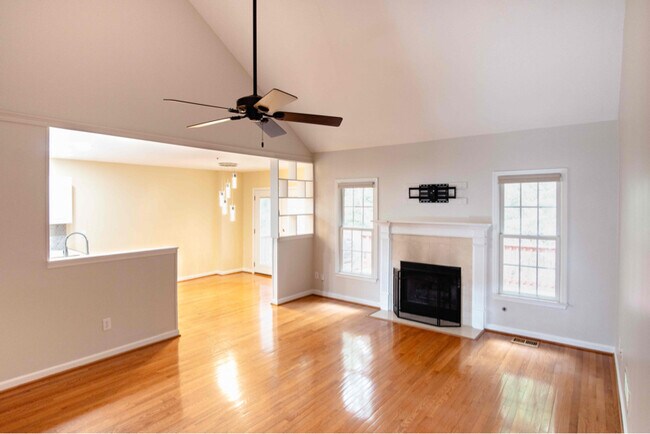 Building Photo - 1465 Rosewood Creek Dr
