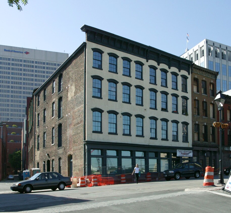 Primary Photo - Flats at 14th