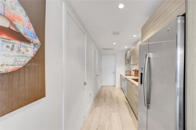 Foto del edificio - 121 NE 34th St