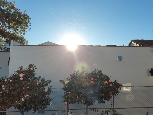 Foto del edificio - 10528 Ayres Ave