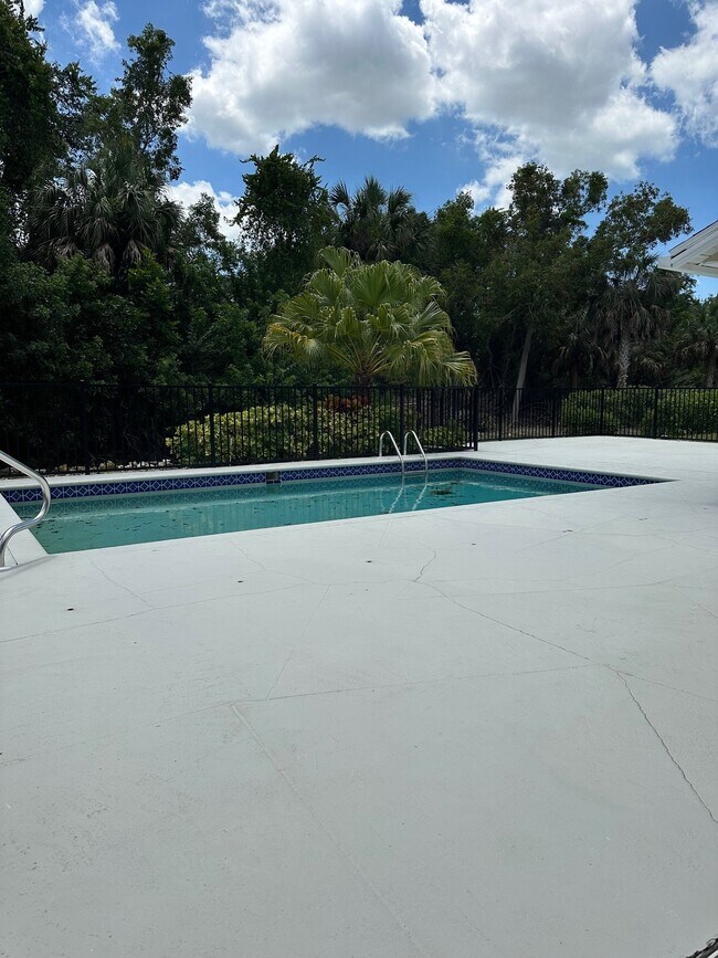 Foto del edificio - 34 Wickliffe Dr