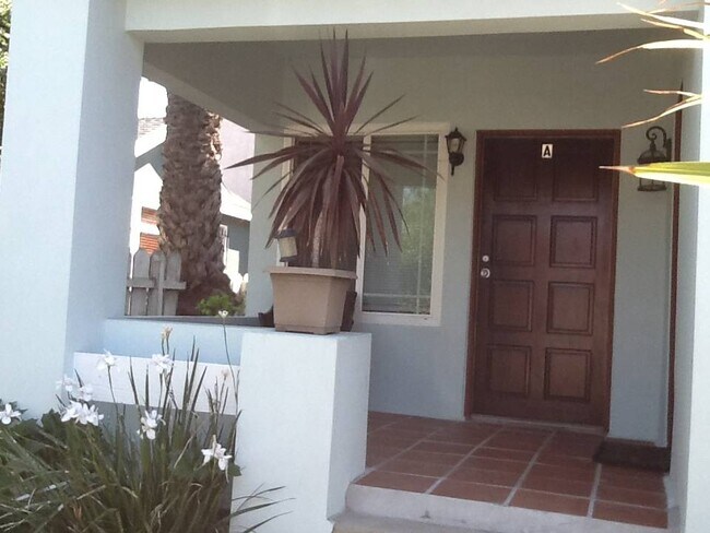 Foto del edificio - 412 Rose Ave