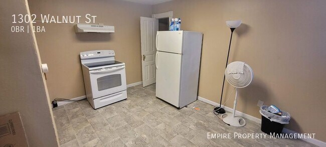 Building Photo - 1st Floor: Studio / 1 Bathroom Apartment i...