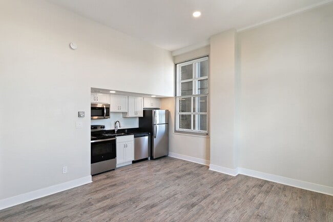 Interior Photo - The Fyfe Apartments