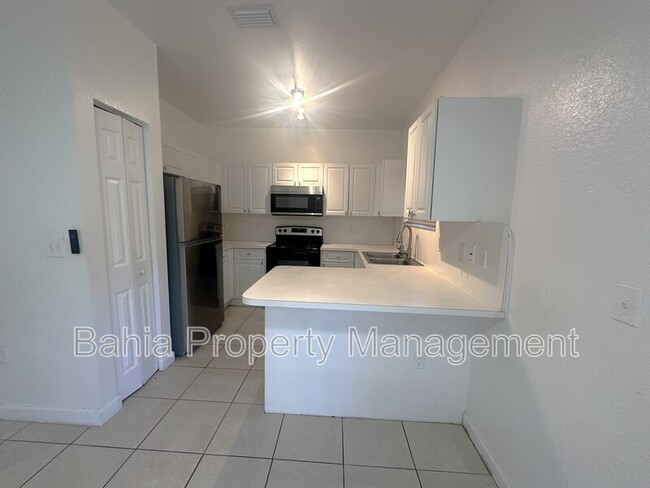 Foto del edificio - 2731 NE 3rd Dr