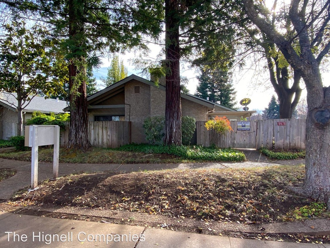 3 br, 2 bath House 1471 Manzanita Ave.
