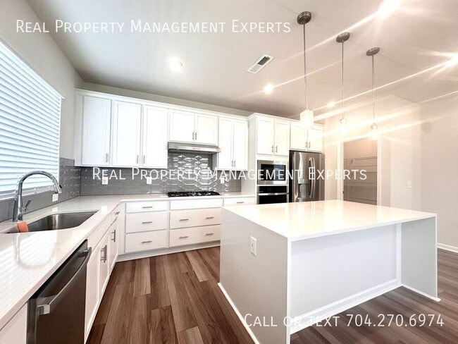 Building Photo - 112 Atterberry Aly