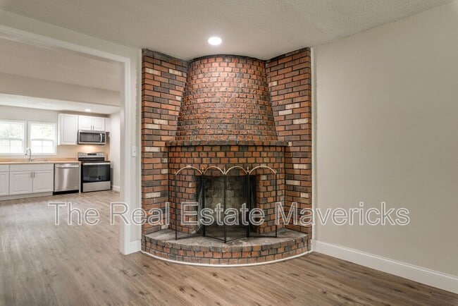 Building Photo - 1104 Indian Ave