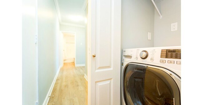 Photo du bâtiment - 2200 King St E