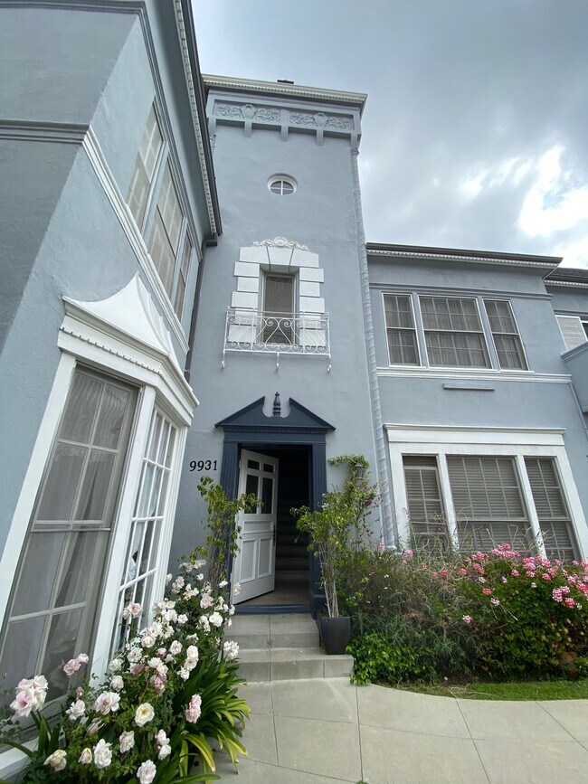 Entry to Apartment - 9931 Young Dr