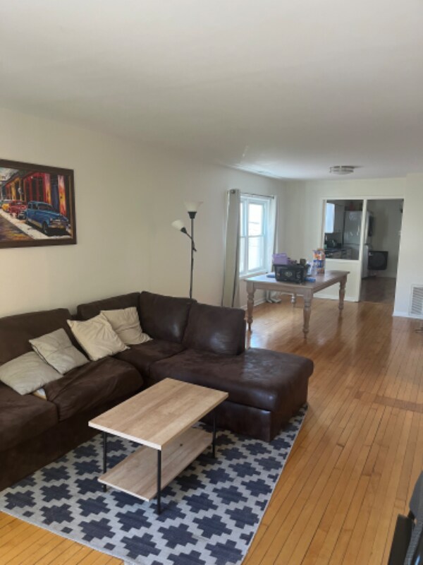 Foto del edificio - 3148 N Clifton Ave