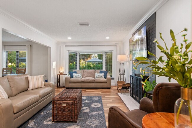 Foto del edificio - 612 Montezuma Dr