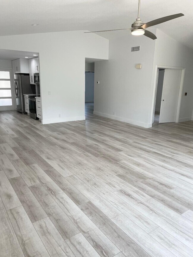 Foto del edificio - 60 Ironwood Way N