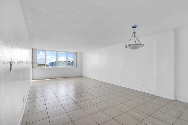 Building Photo - 9143 SW 77th Ave