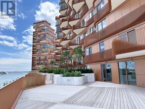 Building Photo - 155-155 Merchants' Wharf