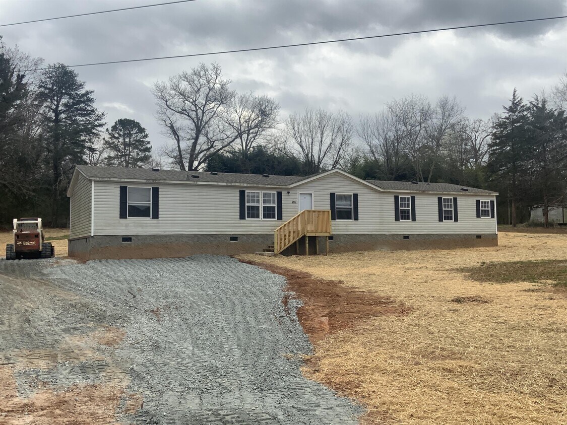 110 Shadywood Ln, Seneca, SC 29678 House Rental in Seneca, SC