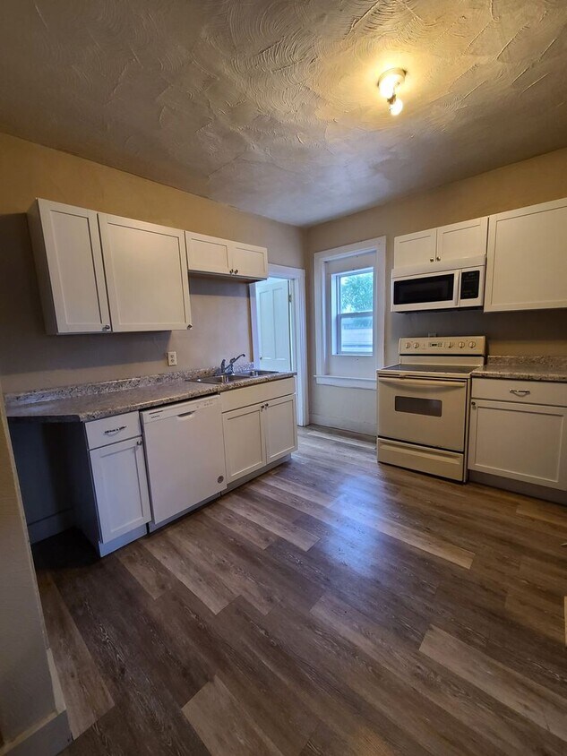 Foto principal - 100 N Lake Ave