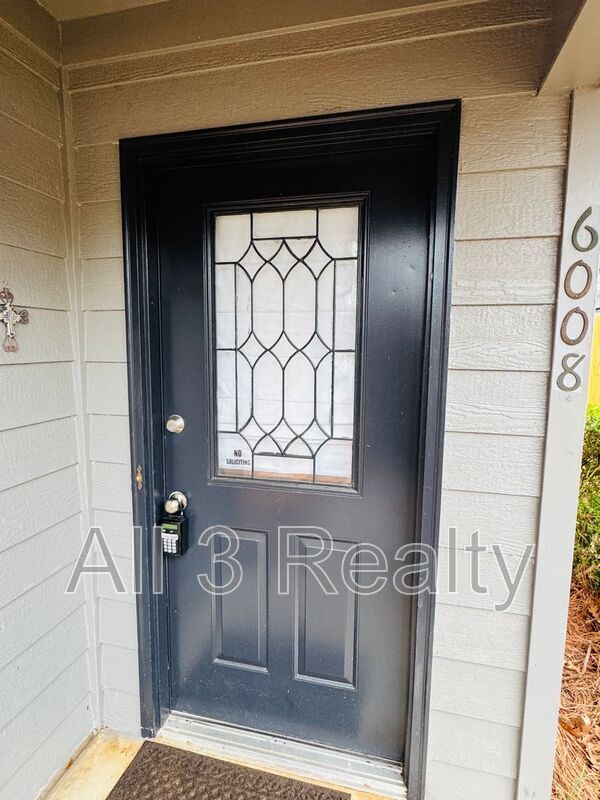 Foto del edificio - 6008 Woodrun Ct