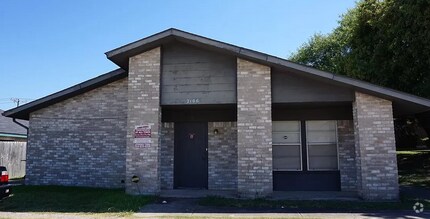 Building Photo - 2106 Wheeler Ave