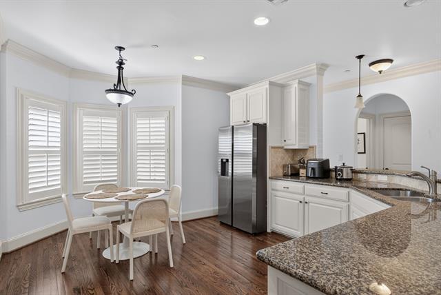 Building Photo - 5801 Hillcrest Ave