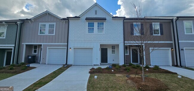 Building Photo - 304 Hynes Dr