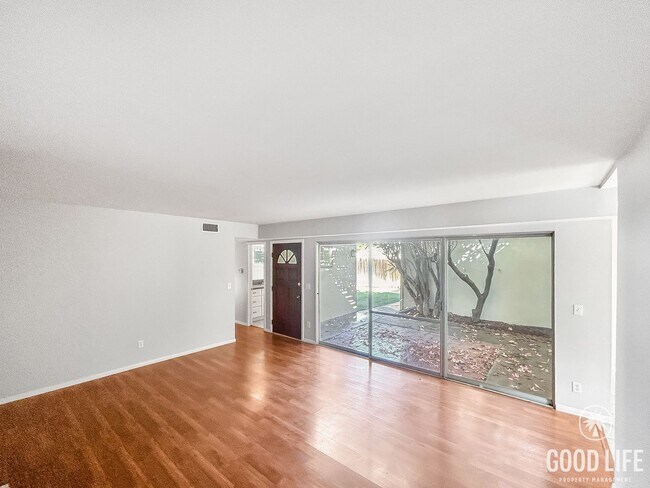 Foto del edificio - Stunning 3BD/2BA Home in Allied Gardens w/...
