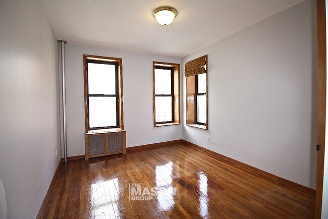 Foto del edificio - 364 W 53rd St