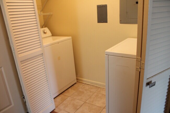 Building Photo - 5323 Blair Ln