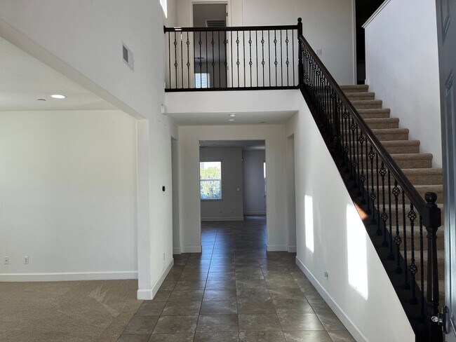 Building Photo - Executive 2828 Sqft. Rocklin 5 Bedroom, 4 ...