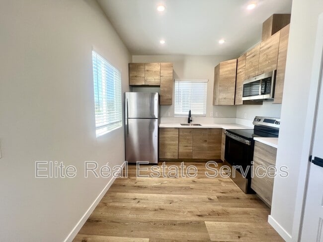 Building Photo - 3315 Clairemont Mesa Blvd
