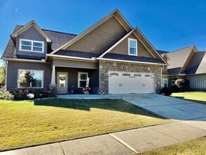 Building Photo - 37 Emerald Dr Building Photo - 37 Emerald Dr