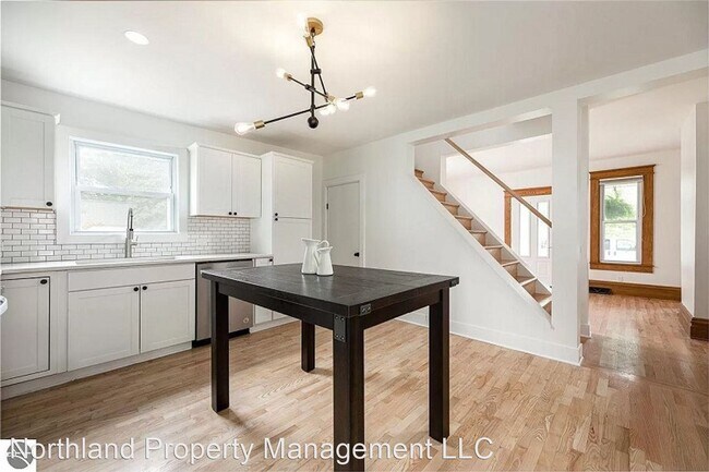 Foto del edificio - 3 br, 2.5 bath House - 802 Webster St