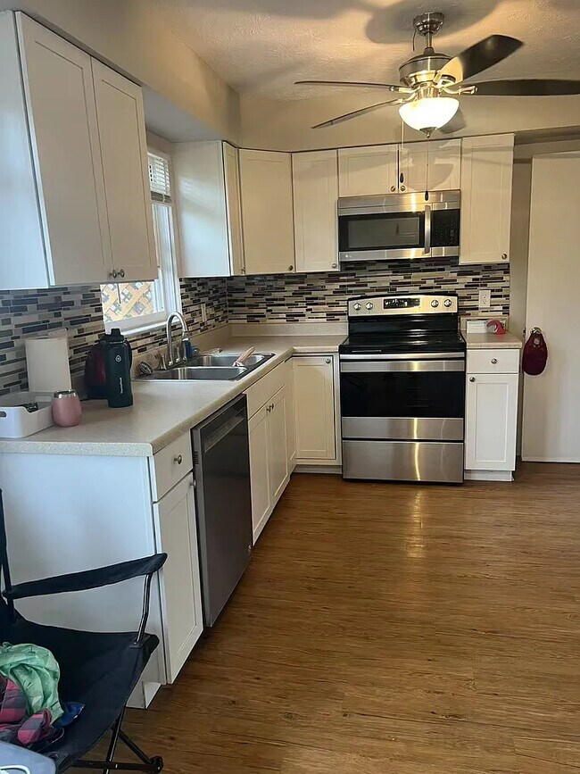 Foto del edificio - 1492 Garywood Ave