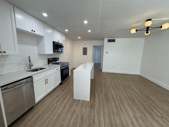 Foto del edificio - 1720 Cleveland St