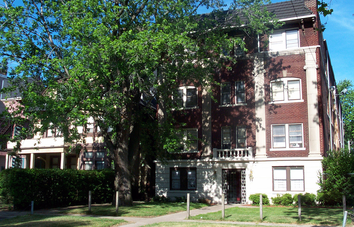 Primary Photo - Midtown Apartments