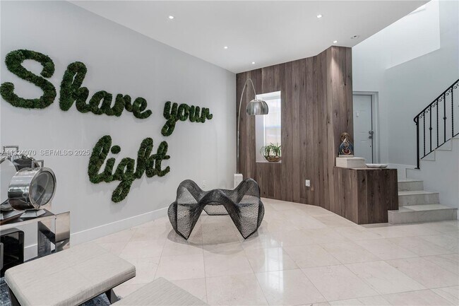 Foto del edificio - 18460 NE 30th Ave