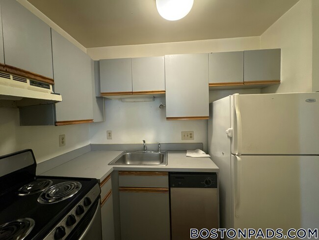 Building Photo - 44 E Springfield St