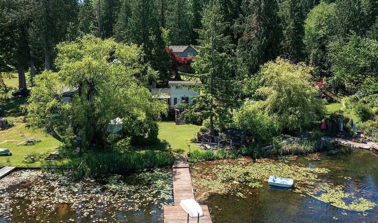 Primary Photo - Beautiful lakefront home in Black Diamond!