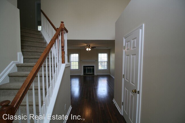 Building Photo - 4 br, 2.5 bath House - 533 Hadlow Street