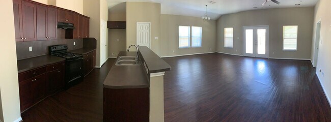 Foto del edificio - 21518 Little Wolf Dr