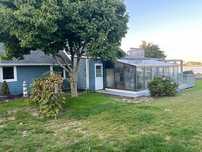 Building Photo - 278 Delano Rd