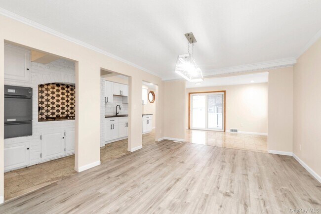 Foto del edificio - 295 Plain Ct