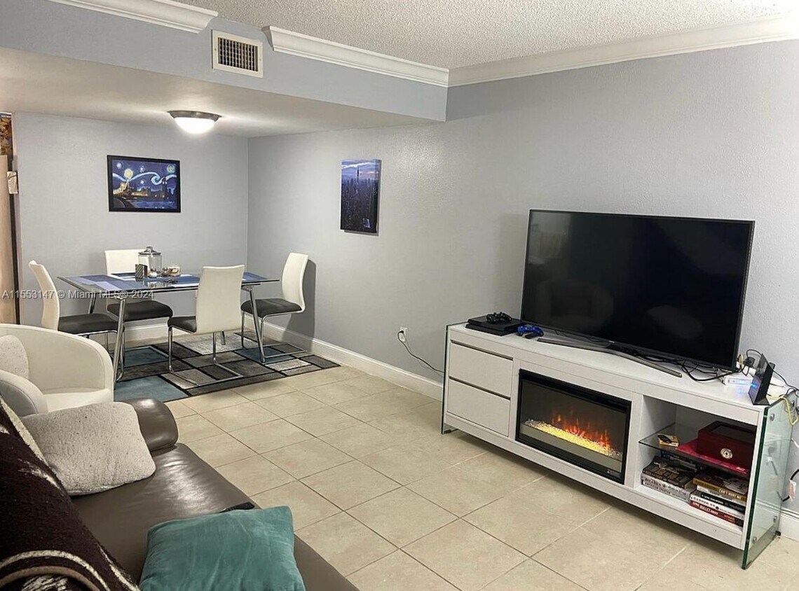 Foto del edificio - 8251 NW 5th Ln