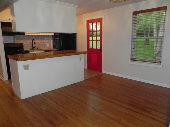 Building Photo - Irresistible 3 Bedroom in Kansas City!
