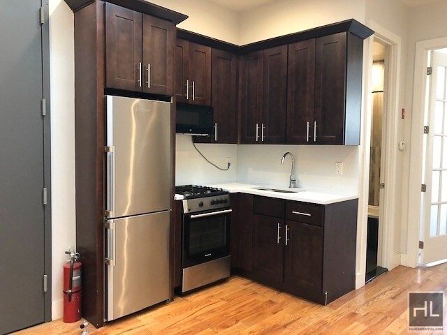 Building Photo - 285 Irving Avenue Unit #3R