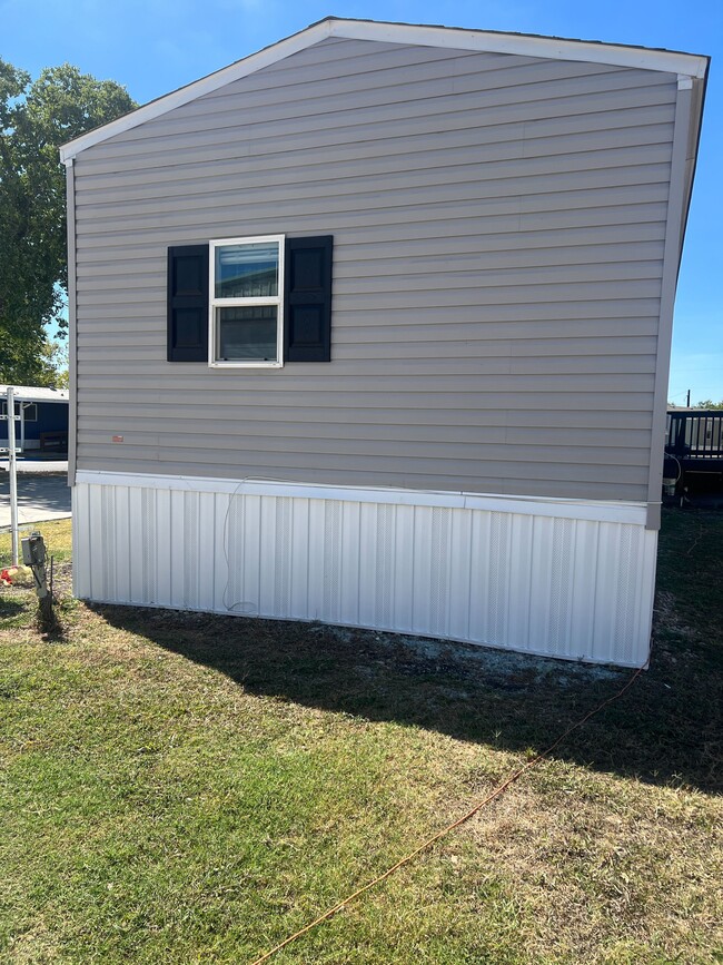 Foto del edificio - 750 Silent Valley Rd