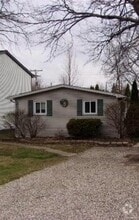 Building Photo - 2876 Stennett St