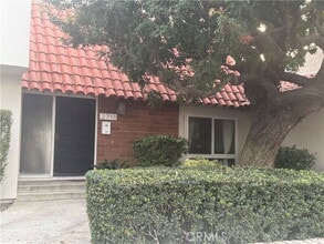 Building Photo - 2718 Vista Del Oro