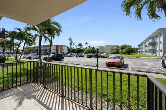 Foto del edificio - 1400 NE 169th St
